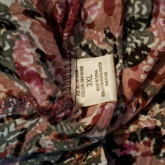 Multicolored multipattern button up size 3XL 5/$25 - Picture 4 of 4